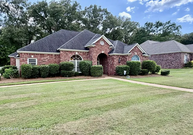 Photo 3 of Single family home for sale at 100 Tr Ridge Dr, Clinton, MS 39056 | MLS# 4156879 | Listing updated on 2026-09-11