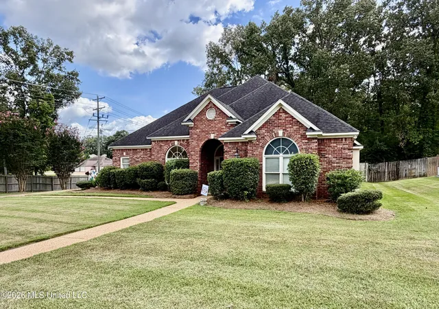 Photo 3 of Single family home for sale at 100 Tr Ridge Dr, Clinton, MS 39056 | MLS# 4156879 | Listing updated on 2026-10-08