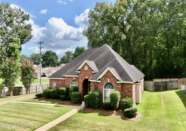Photo 4 of Single family home for sale at 100 Tr Ridge Dr, Clinton, MS 39056 | MLS# 4156879 | Listing updated on 2026-10-08
