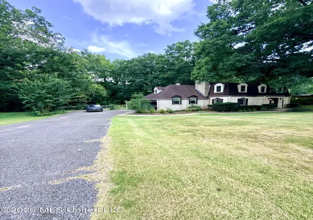 Photo 2 of Single family home for sale at 109 Brookside Dr, Senatobia, MS 38668 | MLS# 4156877 | Listing updated on 2026-07-28