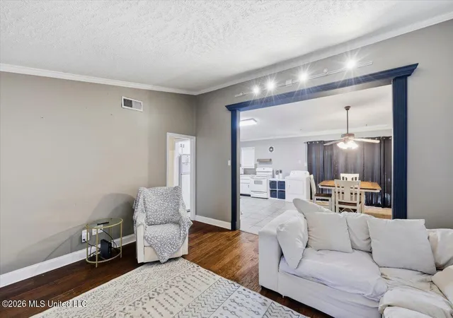 Photo 4 of Single family home for sale at 502 W Lakeview Cir, Clinton, MS 39056 | MLS# 4156855 | Listing updated on 2026-10-02