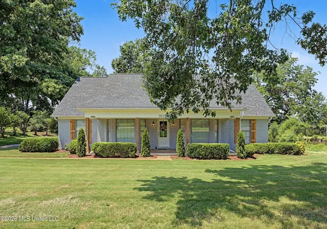 Photo 1 of Sale Pending at 1835 Tara Dr, Hernando, MS 38632 | MLS# 4157385 | Listing updated on 2026-08-20