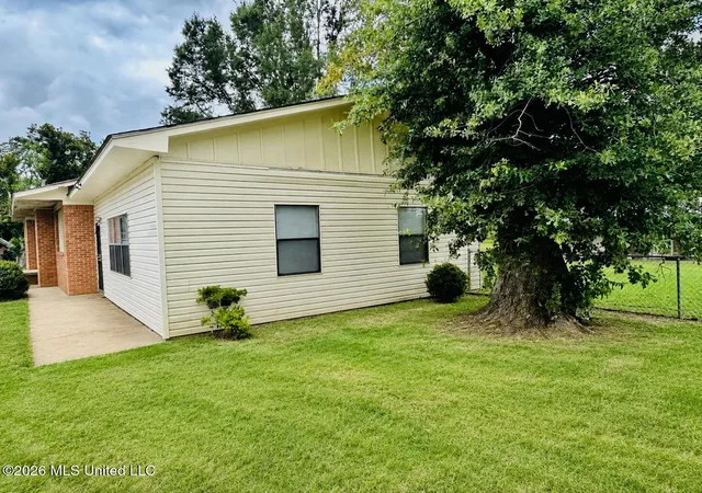 Photo 2 of Single family home for sale at 14081 Browning Rd 520, Greenwood, MS 38930 | MLS# 4156885 | Listing updated on 2026-09-11