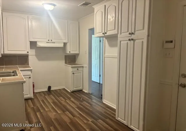Photo 3 of Sale Pending at 2001 Paden St, Jackson, MS 39204 | MLS# 4156890 | Listing updated on 2026-08-14
