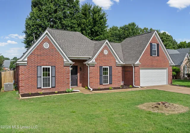 Photo 3 of Sale Pending at 9079 Hickory Dr, Olive Branch, MS 38654 | MLS# 4156952 | Listing updated on 2026-09-17