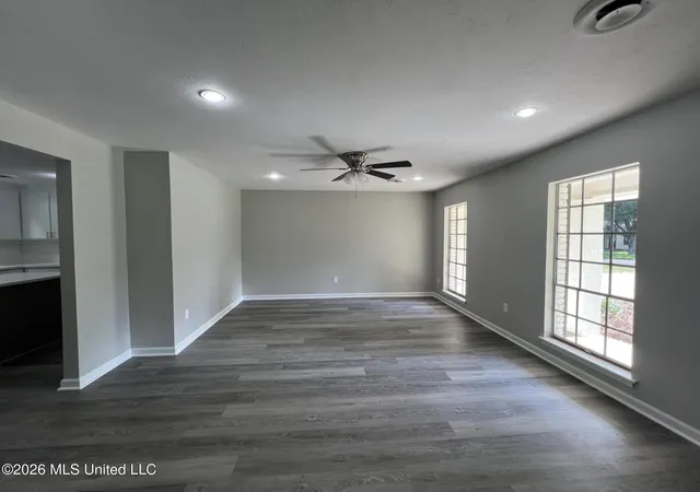 Photo 2 of Sale Pending at 5726 Medallion Dr, Jackson, MS 39211 | MLS# 4156913 | Listing updated on 2026-09-04