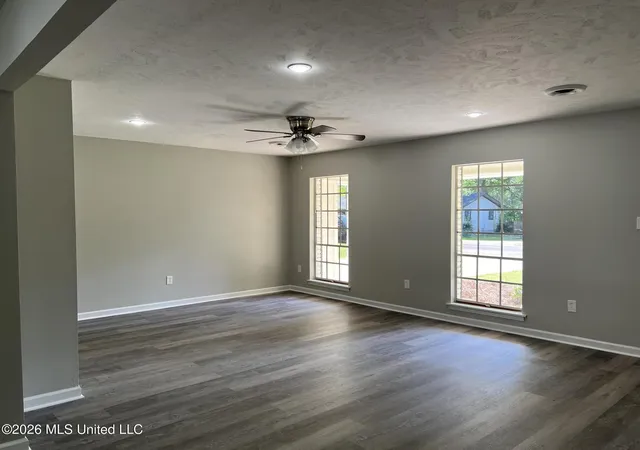 Photo 3 of Sale Pending at 5726 Medallion Dr, Jackson, MS 39211 | MLS# 4156913 | Listing updated on 2026-09-04