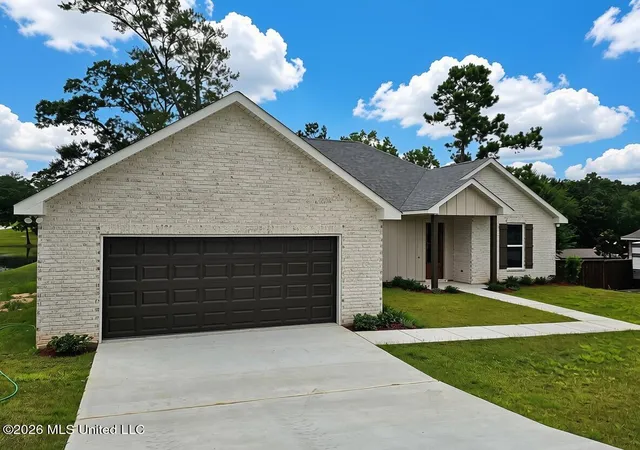 Photo 2 of Single family home for sale at 47 Knoll Crk Dr, Carriere, MS 39426 | MLS# 4156909 | Listing updated on 2026-07-28