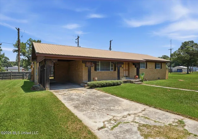 Photo 3 of Single family home for sale at 107 W Bell Ave, Mendenhall, MS 39114 | MLS# 4157691 | Listing updated on 2026-08-09