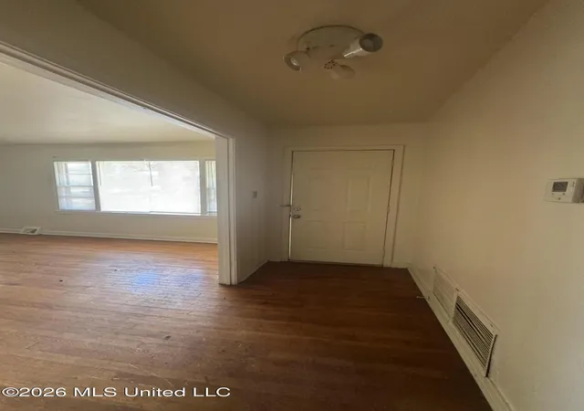Photo 3 of Single family home for sale at 245 Shady Cir, Jackson, MS 39204 | MLS# 4156973 | Listing updated on 2026-09-03