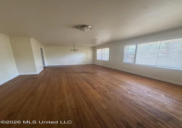Photo 3 of Single family home for sale at 245 Shady Cir, Jackson, MS 39204 | MLS# 4156973 | Listing updated on 2026-09-03