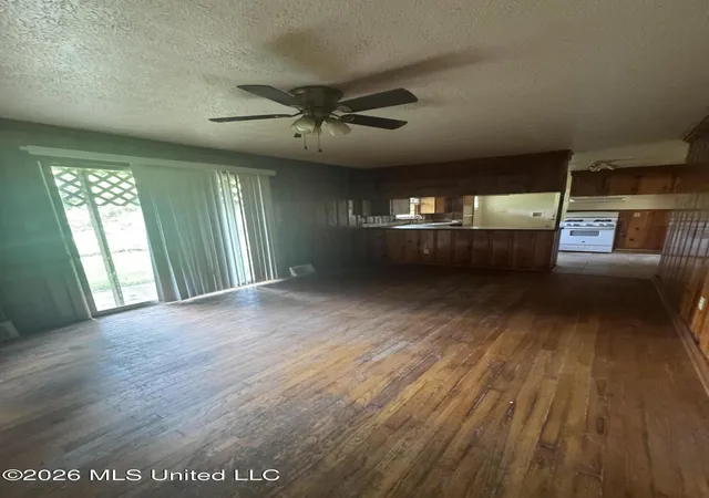 Photo 4 of Single family home for sale at 245 Shady Cir, Jackson, MS 39204 | MLS# 4156973 | Listing updated on 2026-09-03