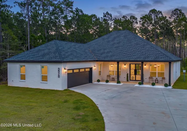 Photo 1 of Single family home for sale at 5528 Richmond St, Ocean Springs, MS 39564 | MLS# 4157023 | Listing updated on 2026-08-19