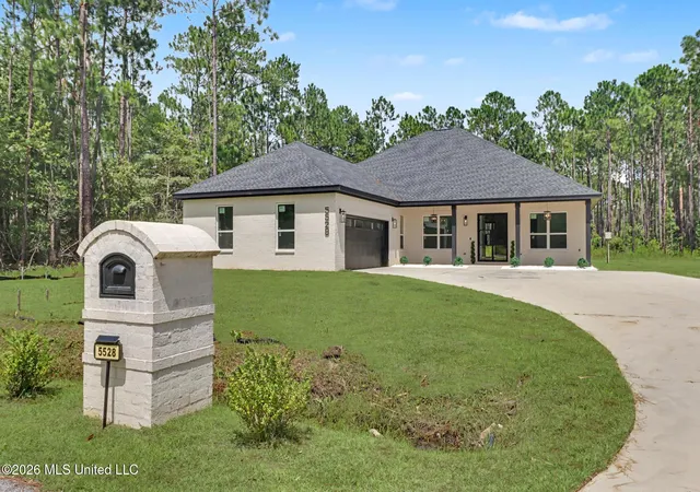 Photo 3 of Single family home for sale at 5528 Richmond St, Ocean Springs, MS 39564 | MLS# 4157023 | Listing updated on 2026-08-19