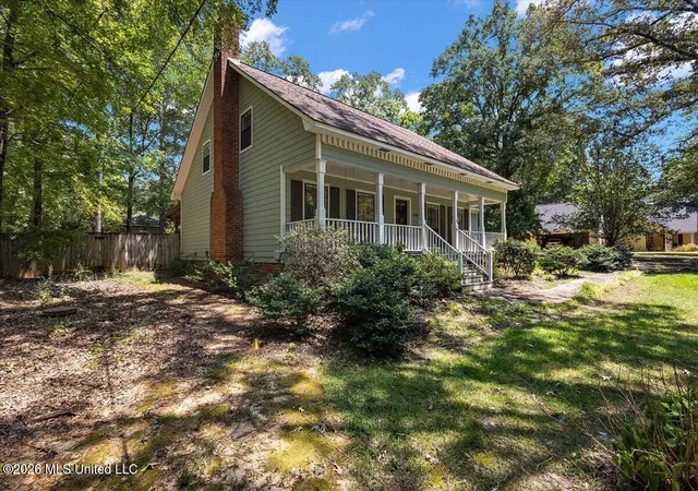 Photo 2 of Sale Pending at 130 Bentley Dr, Brandon, MS 39042 | MLS# 4157320 | Listing updated on 2026-08-26