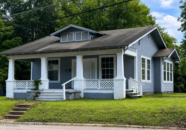 Photo 1 of Sale Pending at 309 Oak St, New Albany, MS 38652 | MLS# 4156979 | Listing updated on 2026-09-04
