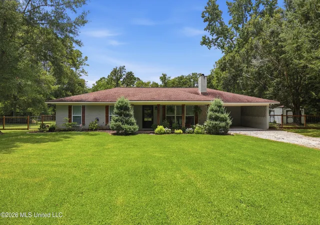 Photo 1 of Single family home for sale at 8801 Dixie St, Ocean Springs, MS 39564 | MLS# 4157015 | Listing updated on 2026-09-18