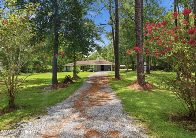 Photo 3 of Single family home for sale at 8801 Dixie St, Ocean Springs, MS 39564 | MLS# 4157015 | Listing updated on 2026-09-18