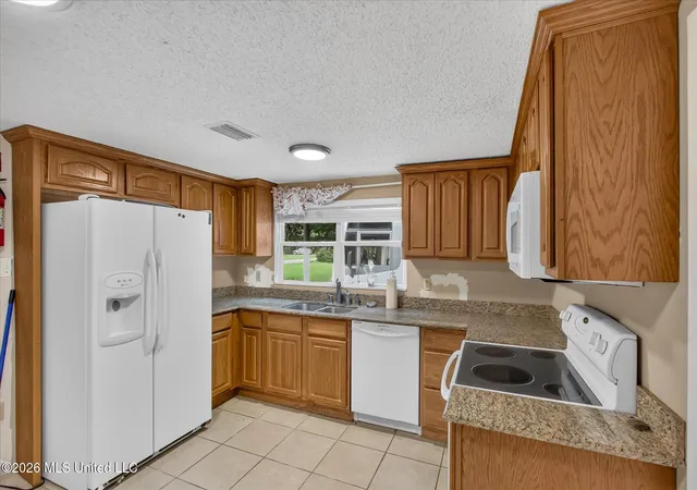 Photo 2 of Single family home for sale at 16080 Crestview Dr, Gulfport, MS 39503 | MLS# 4156981 | Listing updated on 2026-09-07