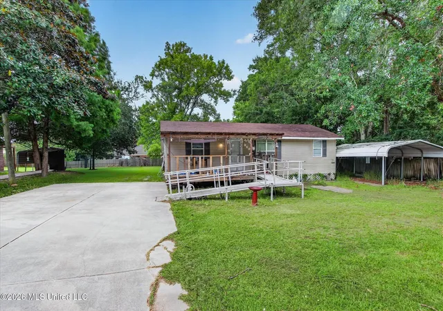 Photo 4 of Single family home for sale at 16080 Crestview Dr, Gulfport, MS 39503 | MLS# 4156981 | Listing updated on 2026-09-07