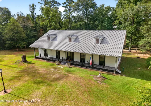Photo 1 of Single family home for sale at 61 Pinetucky Rd, Carriere, MS 39426 | MLS# 4156990 | Listing updated on 2026-08-20