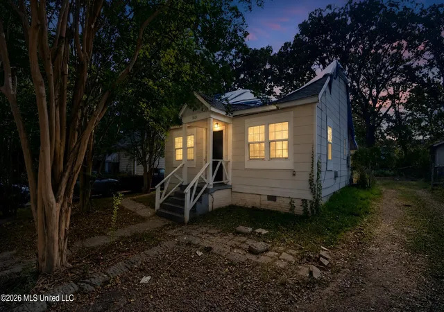 Photo 2 of Single family home for sale at 3032 Windsor Ave, Jackson, MS 39216 | MLS# 4157540 | Listing updated on 2026-09-09