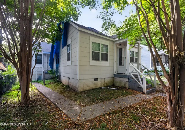 Photo 3 of Single family home for sale at 3032 Windsor Ave, Jackson, MS 39216 | MLS# 4157540 | Listing updated on 2026-09-09