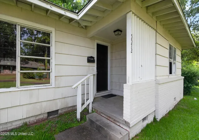 Photo 3 of Single family home for sale at 5572 Pine Ln Dr, Jackson, MS 39211 | MLS# 4157543 | Listing updated on 2026-09-17