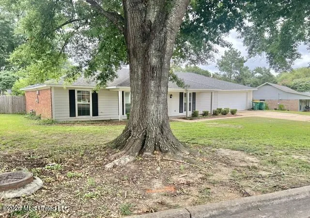 Photo 2 of Single family home for sale at 310 Longmeadow Dr, Ridgeland, MS 39157 | MLS# 4157012 | Listing updated on 2026-10-08
