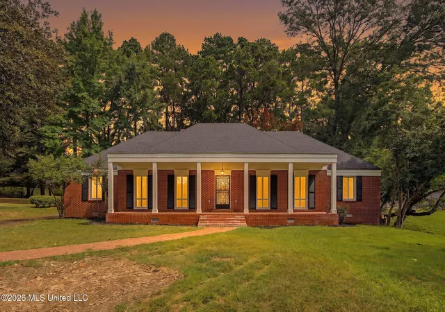 Photo 1 of Single family home for sale at 304 Cahill St, Senatobia, MS 38668 | MLS# 4157025 | Listing updated on 2026-07-24