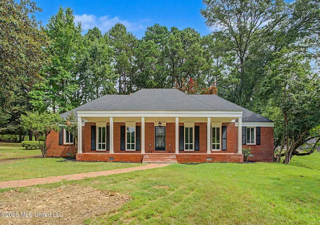 Photo 2 of Single family home for sale at 304 Cahill St, Senatobia, MS 38668 | MLS# 4157025 | Listing updated on 2026-07-24
