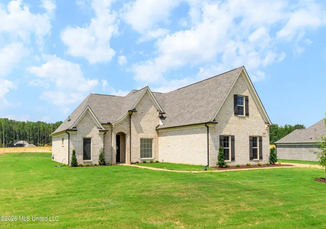 Photo 2 of Single family home for sale at 7582 John Elliott Ln, Hernando, MS 38632 | MLS# 4157071 | Listing updated on 2026-09-21