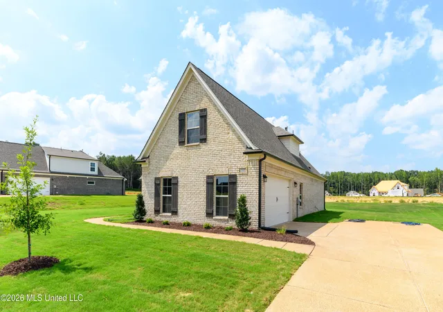 Photo 3 of Single family home for sale at 7582 John Elliott Ln, Hernando, MS 38632 | MLS# 4157071 | Listing updated on 2026-09-21