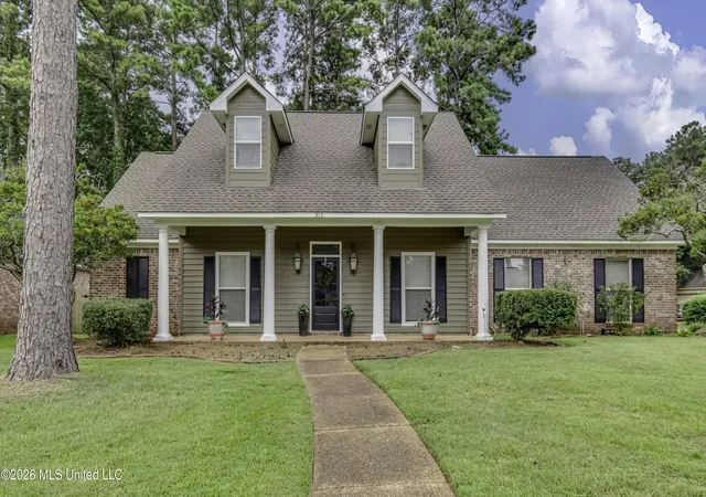 Photo 1 of Sale Pending at 312 Pinewood Ln, Ridgeland, MS 39157 | MLS# 4157048 | Listing updated on 2026-09-12