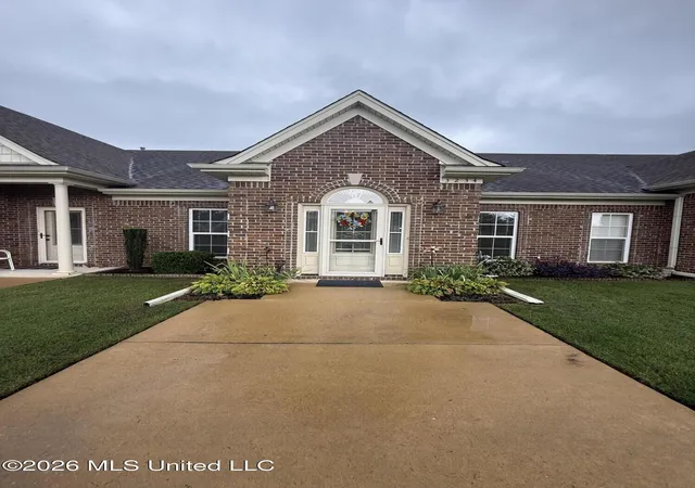 Photo 1 of Sale Pending at 3234 Jade Ln, Southaven, MS 38672 | MLS# 4157038 | Listing updated on 2026-09-11