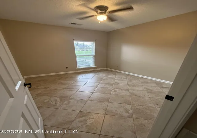 Photo 2 of Sale Pending at 3234 Jade Ln, Southaven, MS 38672 | MLS# 4157038 | Listing updated on 2026-09-11