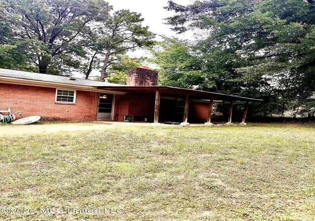Photo 2 of Single family home for sale at 5727 Iroquois Dr, Horn Lake, MS 38637 | MLS# 4157100 | Listing updated on 2026-09-19