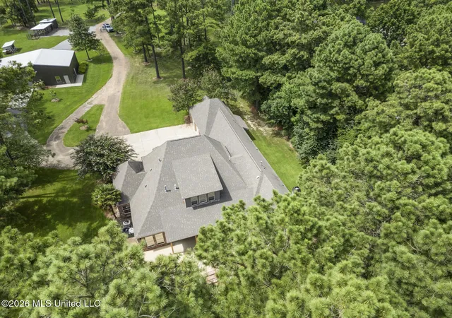Photo 3 of Sale Pending at 167 Lakeshire Cir, Canton, MS 39046 | MLS# 4157065 | Listing updated on 2026-09-08