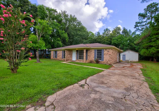 Photo 2 of Single family home for sale at 5717 Meadowview Dr, Moss Point, MS 39562 | MLS# 4157099 | Listing updated on 2026-09-14
