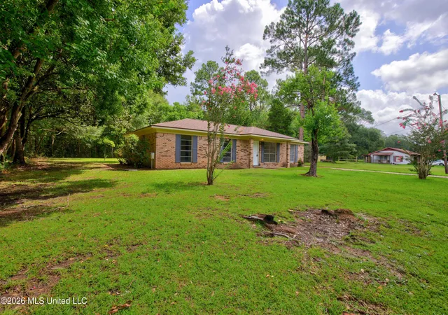 Photo 3 of Single family home for sale at 5717 Meadowview Dr, Moss Point, MS 39562 | MLS# 4157099 | Listing updated on 2026-09-14