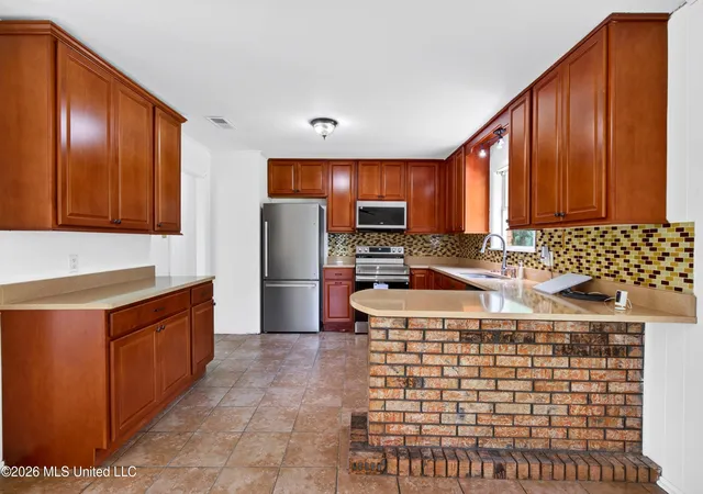 Photo 3 of Single family home for sale at 5717 Meadowview Dr, Moss Point, MS 39562 | MLS# 4157099 | Listing updated on 2026-09-14