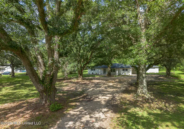 Photo 4 of Single family home for sale at 10132 Graystone Dr, Moss Point, MS 39562 | MLS# 4157086 | Listing updated on 2026-08-25