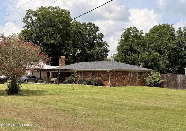 Photo 2 of Sale Pending at 32 Pine St, Bude, MS 39630 | MLS# 4157091 | Listing updated on 2026-08-22
