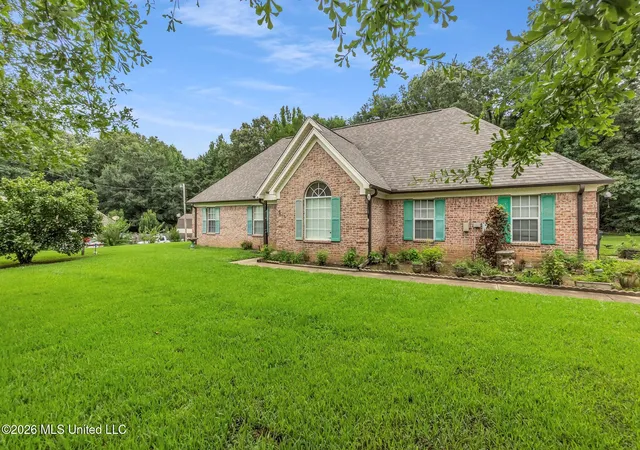 Photo 2 of Sale Pending at 209 Roper Cvs, Byhalia, MS 38611 | MLS# 4157090 | Listing updated on 2026-09-10
