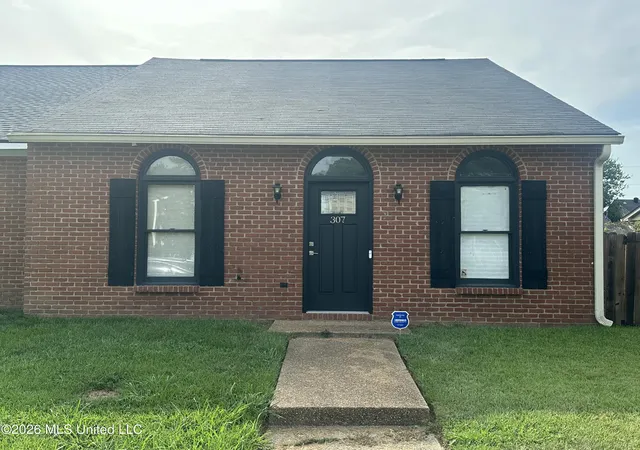 Photo 1 of Single family home for sale at 307 Northtown Dr, Jackson, MS 39211 | MLS# 4157093 | Listing updated on 2026-07-25