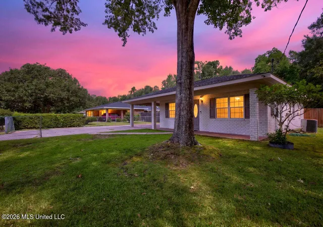 Photo 3 of Single family home for sale at 610 Herlihy St, Waveland, MS 39576 | MLS# 4157114 | Listing updated on 2026-09-16