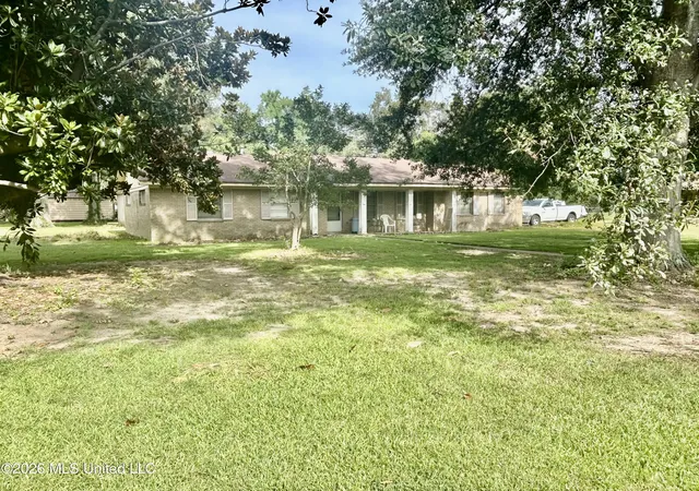 1st image of 27 Sunset Cir, Greenwood, MS 38930 | MLS# 4157120