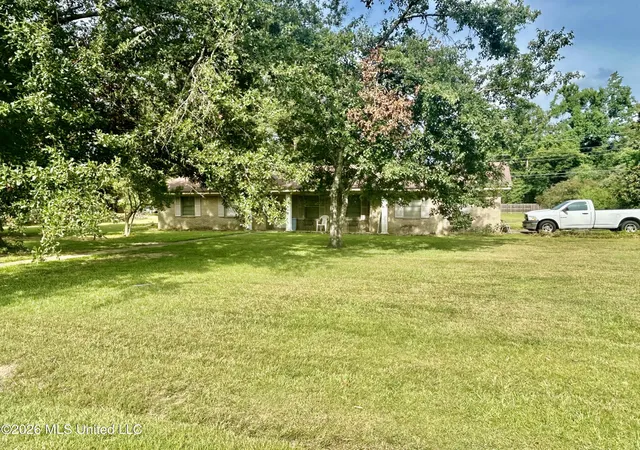 Photo 3 of Sale Pending at 27 Sunset Cir, Greenwood, MS 38930 | MLS# 4157120 | Listing updated on 2026-09-16
