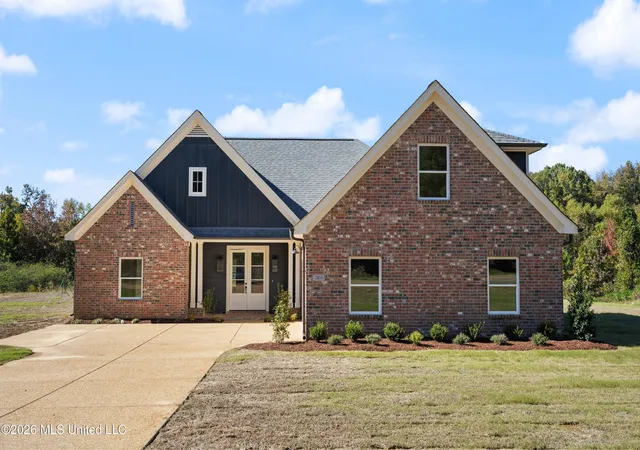 Photo 1 of Single family home for sale at 2373 S Highway 301, Hernando, MS 38632 | MLS# 4157143 | Listing updated on 2026-10-08