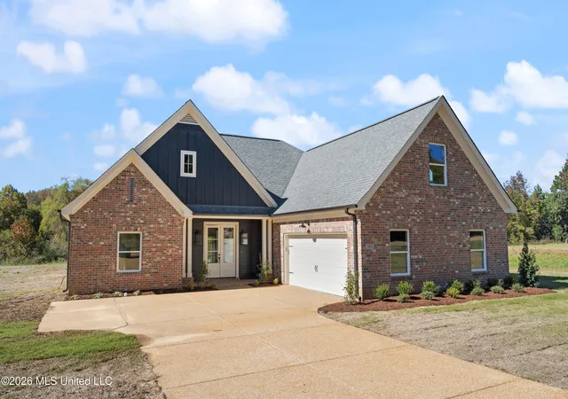 Photo 2 of Single family home for sale at 2373 S Highway 301, Hernando, MS 38632 | MLS# 4157143 | Listing updated on 2026-10-08